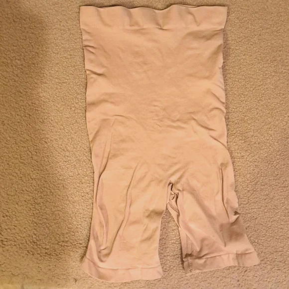 SKIMS HIGH-WAISTED MID THIGH SHAPER SHORT XL - Picture 4 of 8